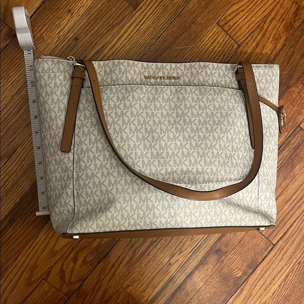 Michael Kors Tote Purse - Picture 3 of 10